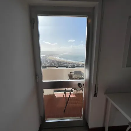 Beautiful With Stunning Ocean Views In Apartman Nazaré